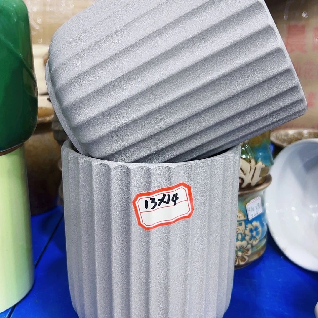 有孔外贸尾单陶瓷花盆凑10米包邮