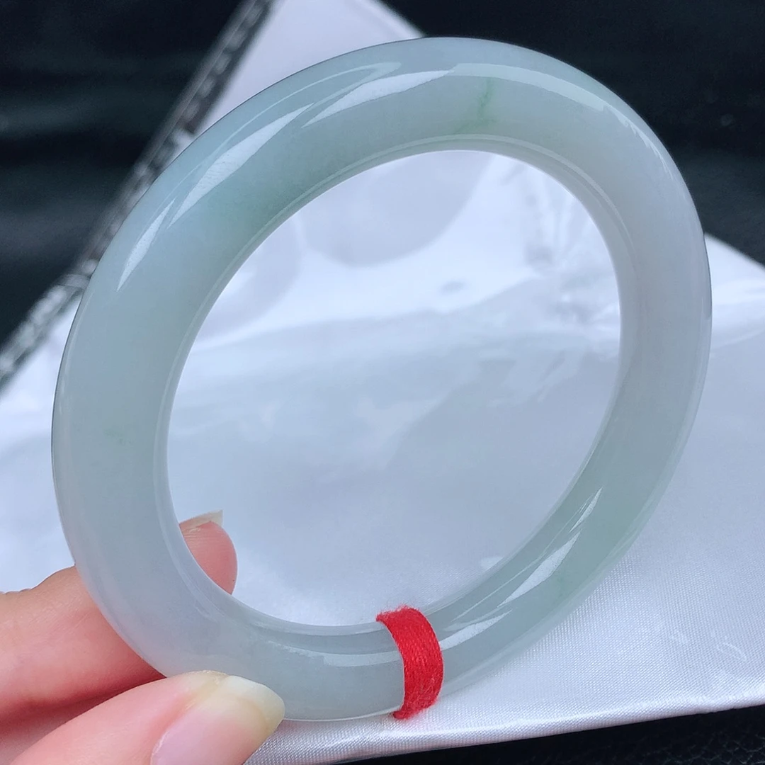 未镶嵌手镯（圆镯）翡翠天然