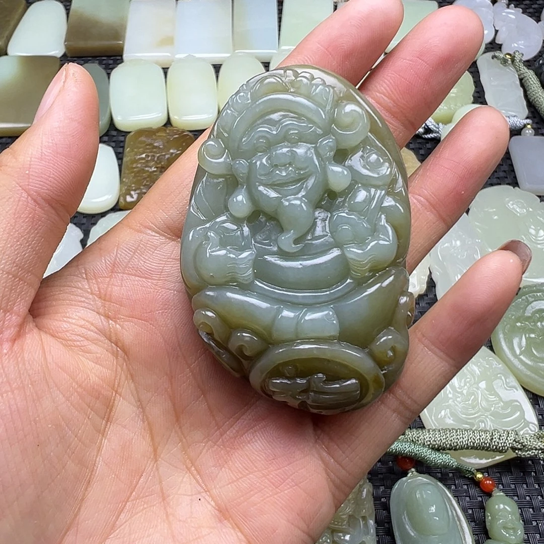 和田玉未镶嵌颈饰