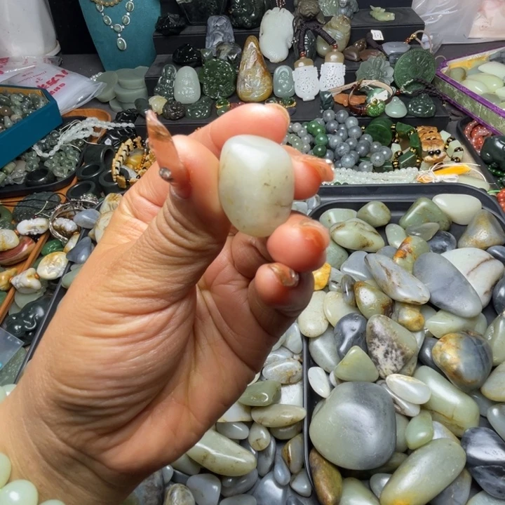 和田玉未镶嵌珠宝奇石