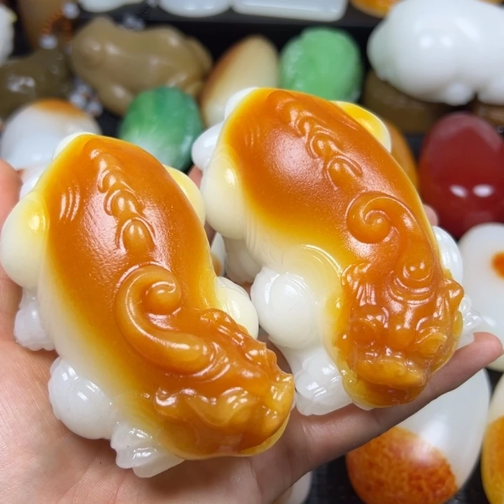 新疆戈壁五彩石金丝