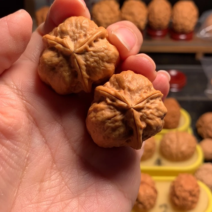 吊坠文玩核桃水晶三棱35尺