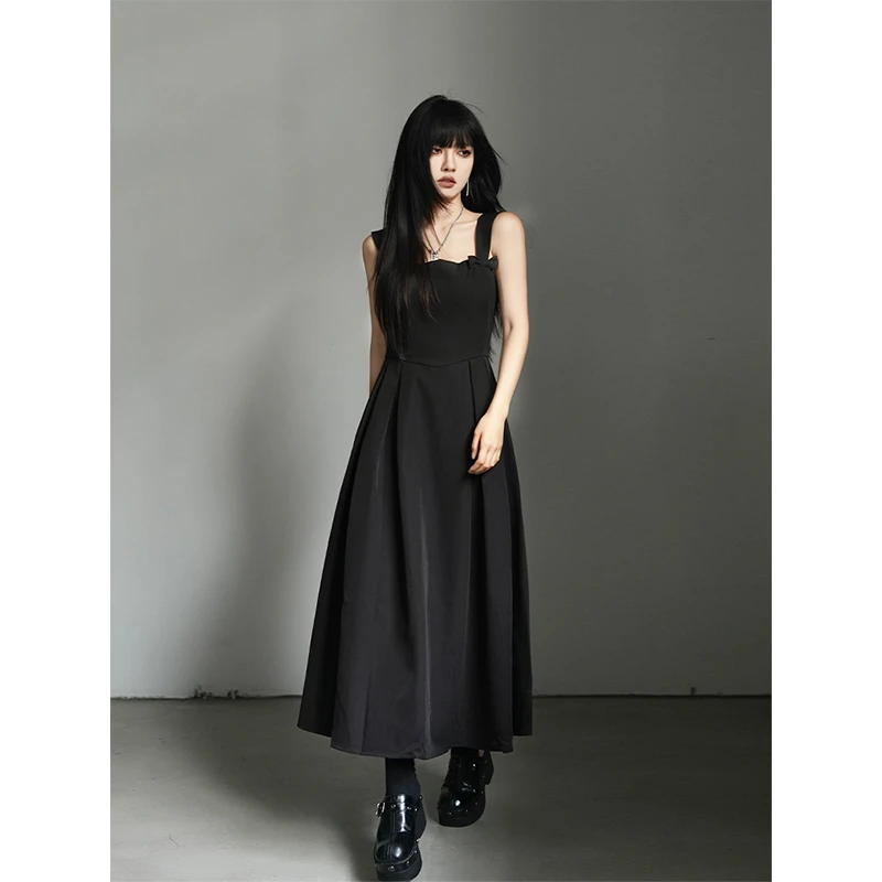 呆毛DM.FACTORY【5.10新品】夏季新款高级感气质吊带连衣裙DMJ3917