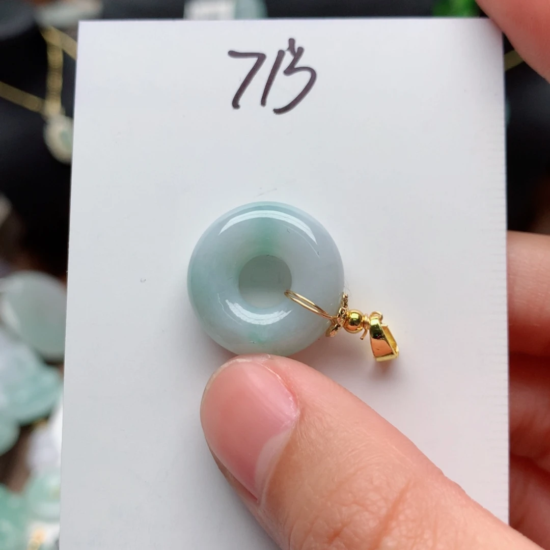 翡翠颈饰合金吊坠