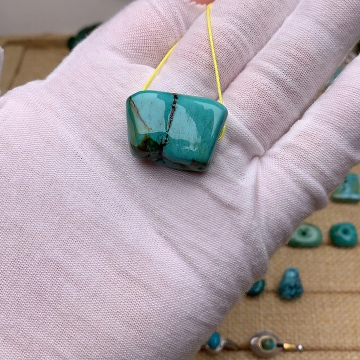 未镶嵌绿松石珠宝奇石