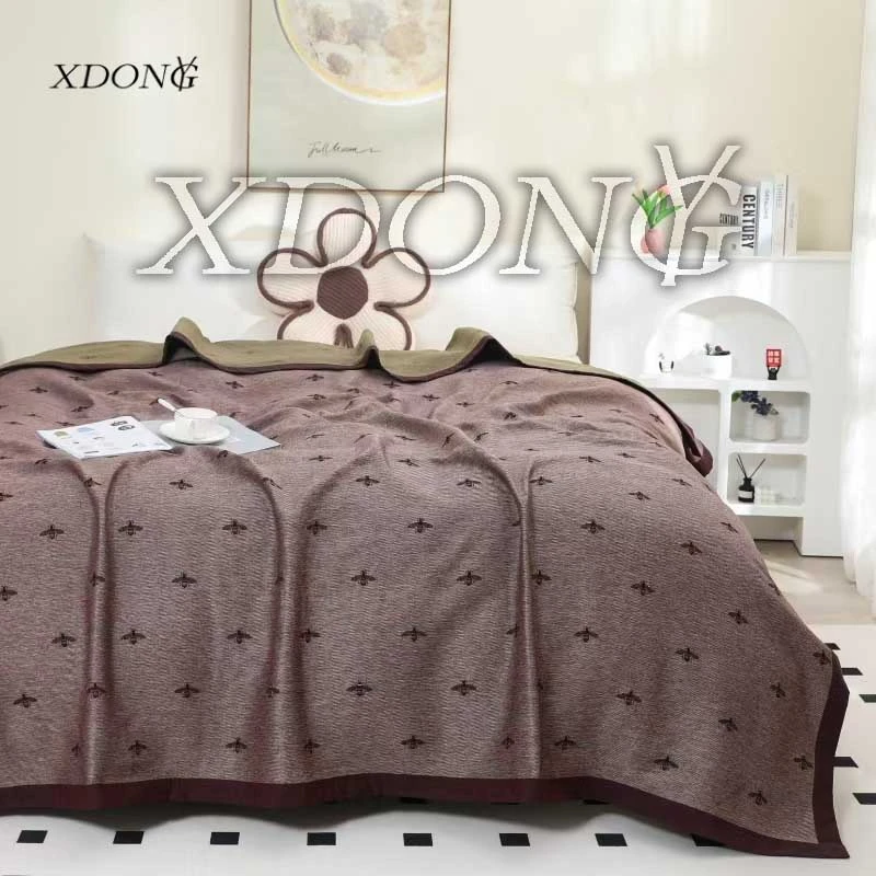 XDONGY（冬云家纺）高端230*250太 空棉火山岩 轻飞曼舞 红色床盖