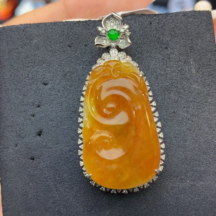 18K金镶嵌手串翡翠翡翠