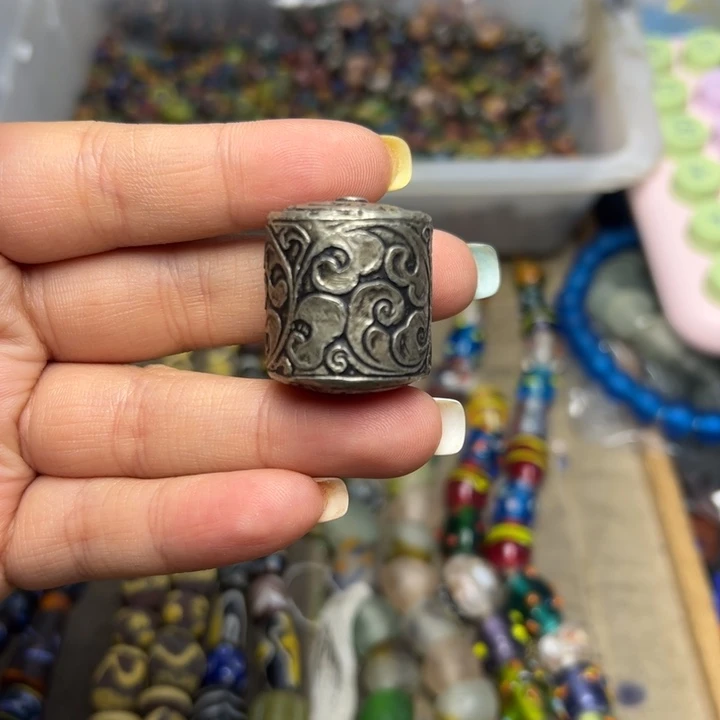 玻璃颈饰1785。   一颗福利