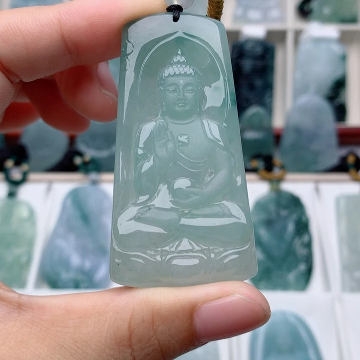 向****翡翠未镶嵌颈饰阿弥陀佛