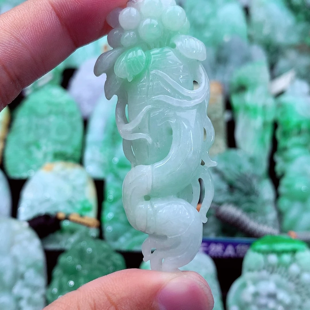 吊坠(不含链)未镶嵌翡翠