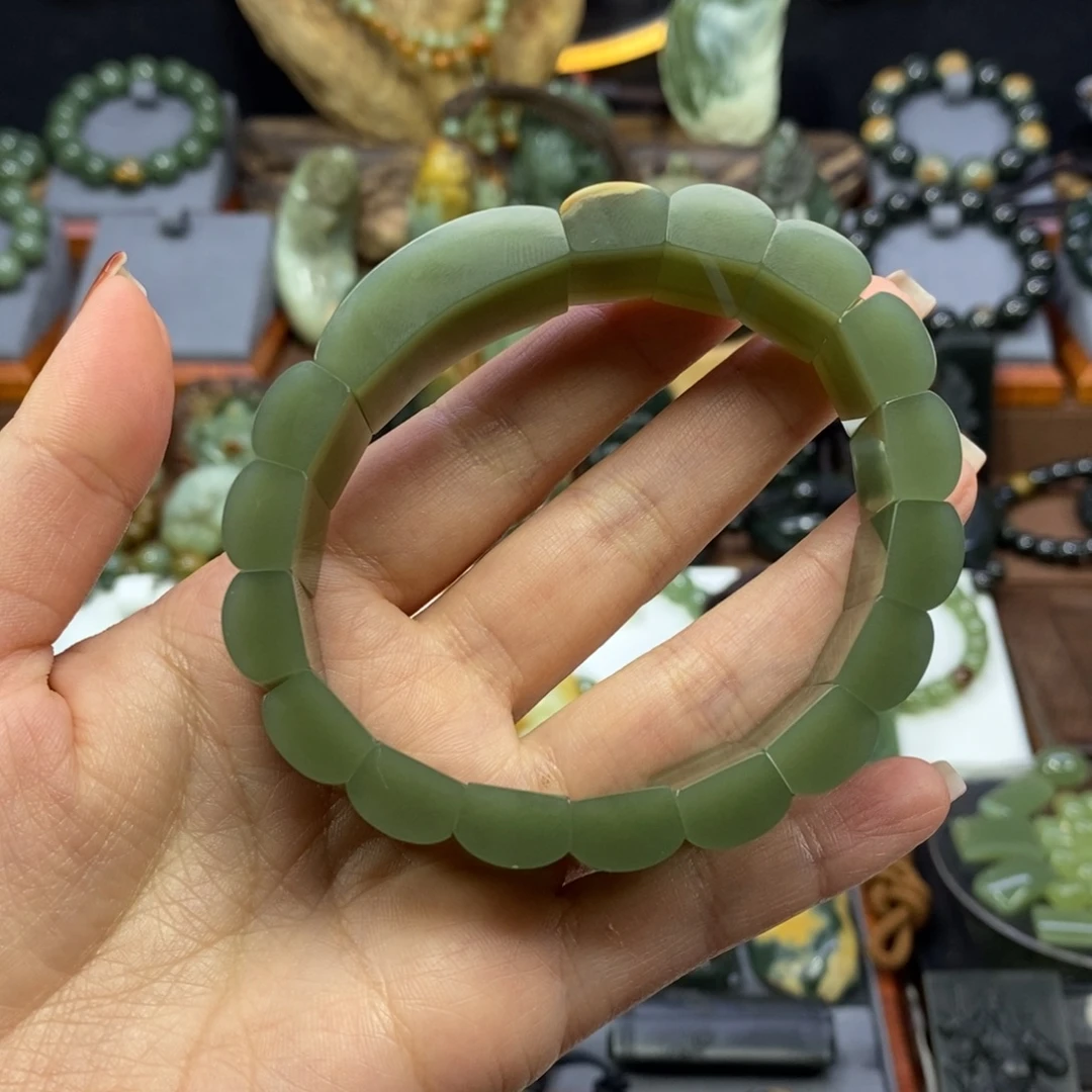 地***地岫岩河磨玉（透闪石质玉）未镶嵌手链