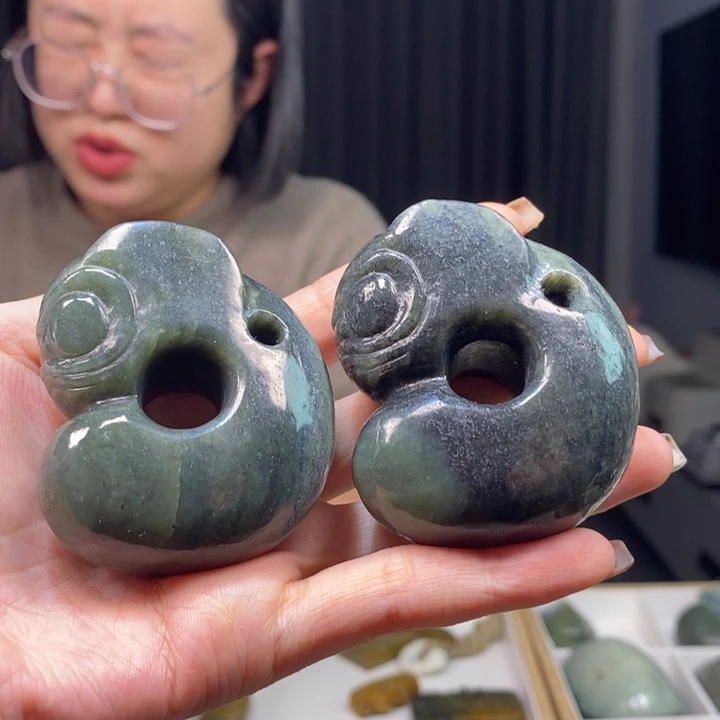 岫岩河磨玉（透闪石质玉）颈饰未镶嵌