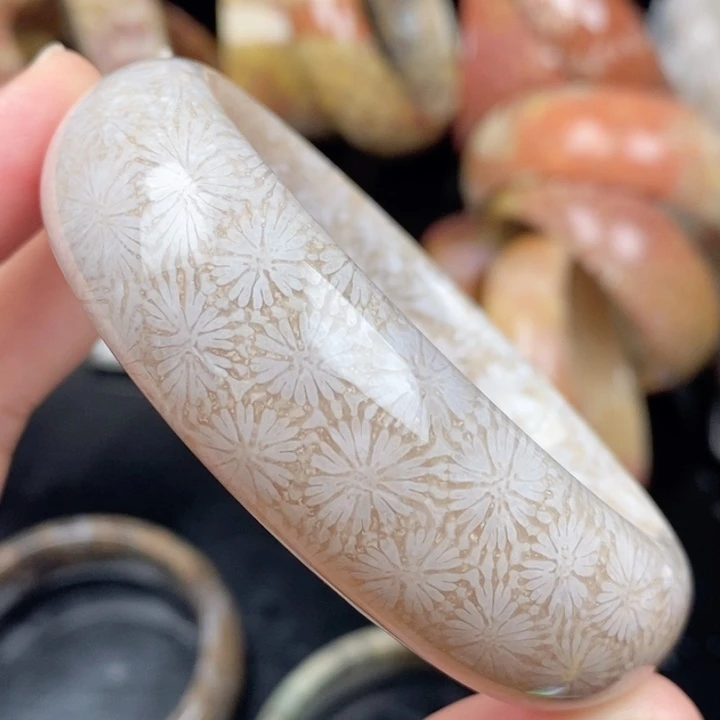 ****️硅化玉未镶嵌手镯（圆镯）