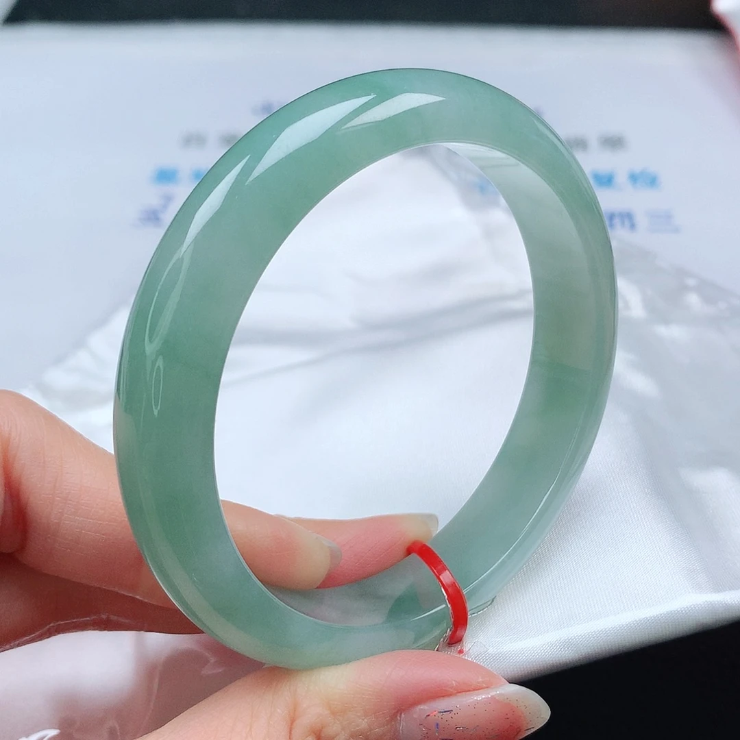 翡翠手镯未镶嵌59圈