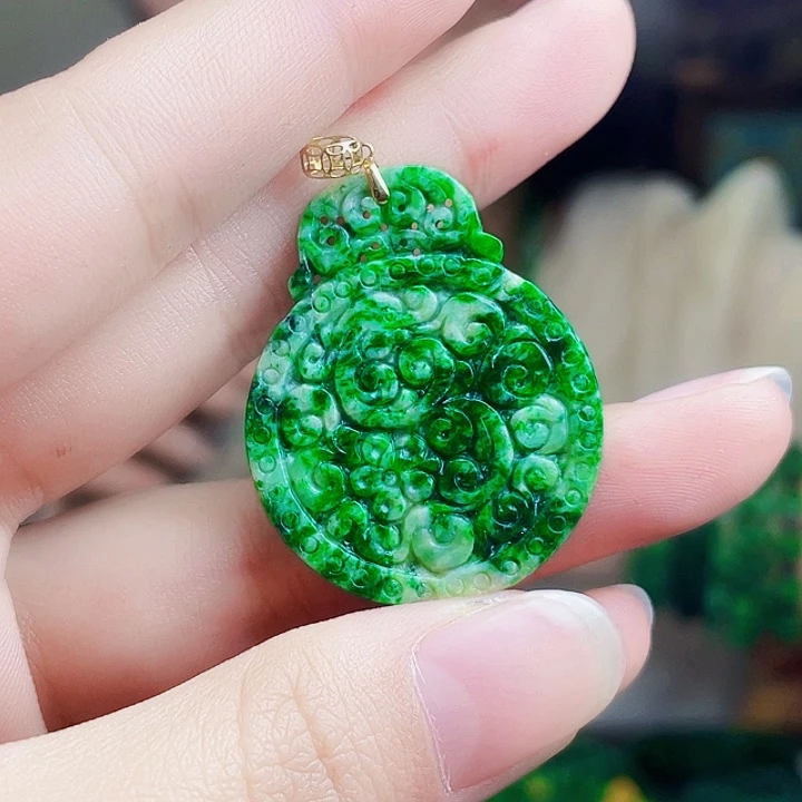 翡翠18K金镶嵌颈饰多样性