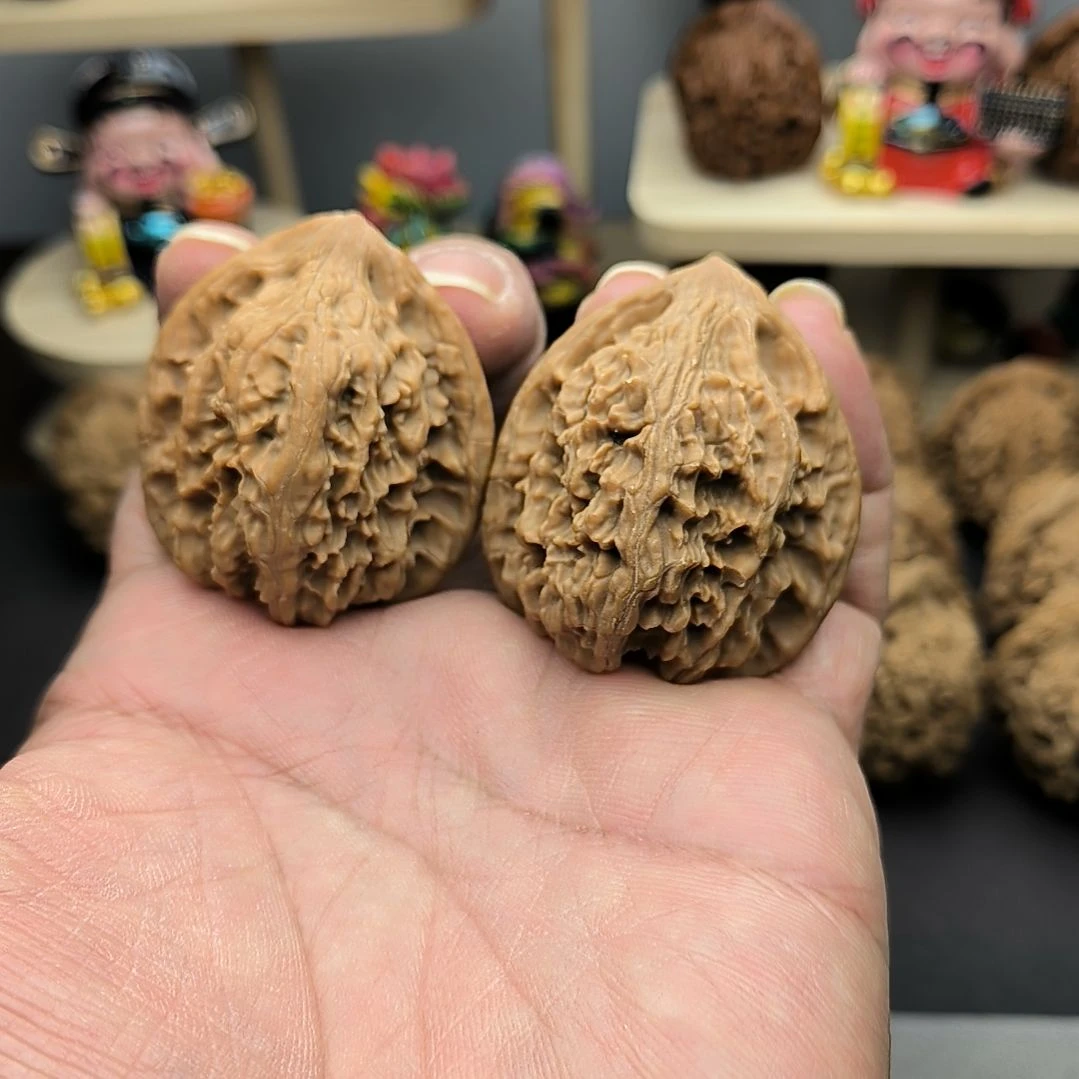 小***周文玩核桃红狮子福利