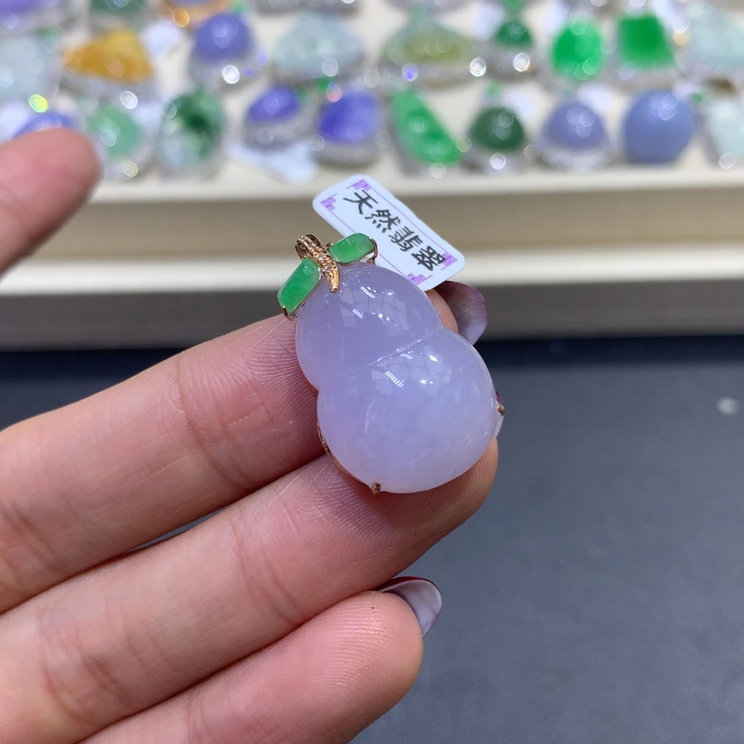 翡翠颈饰18K金镶嵌翡翠吊坠