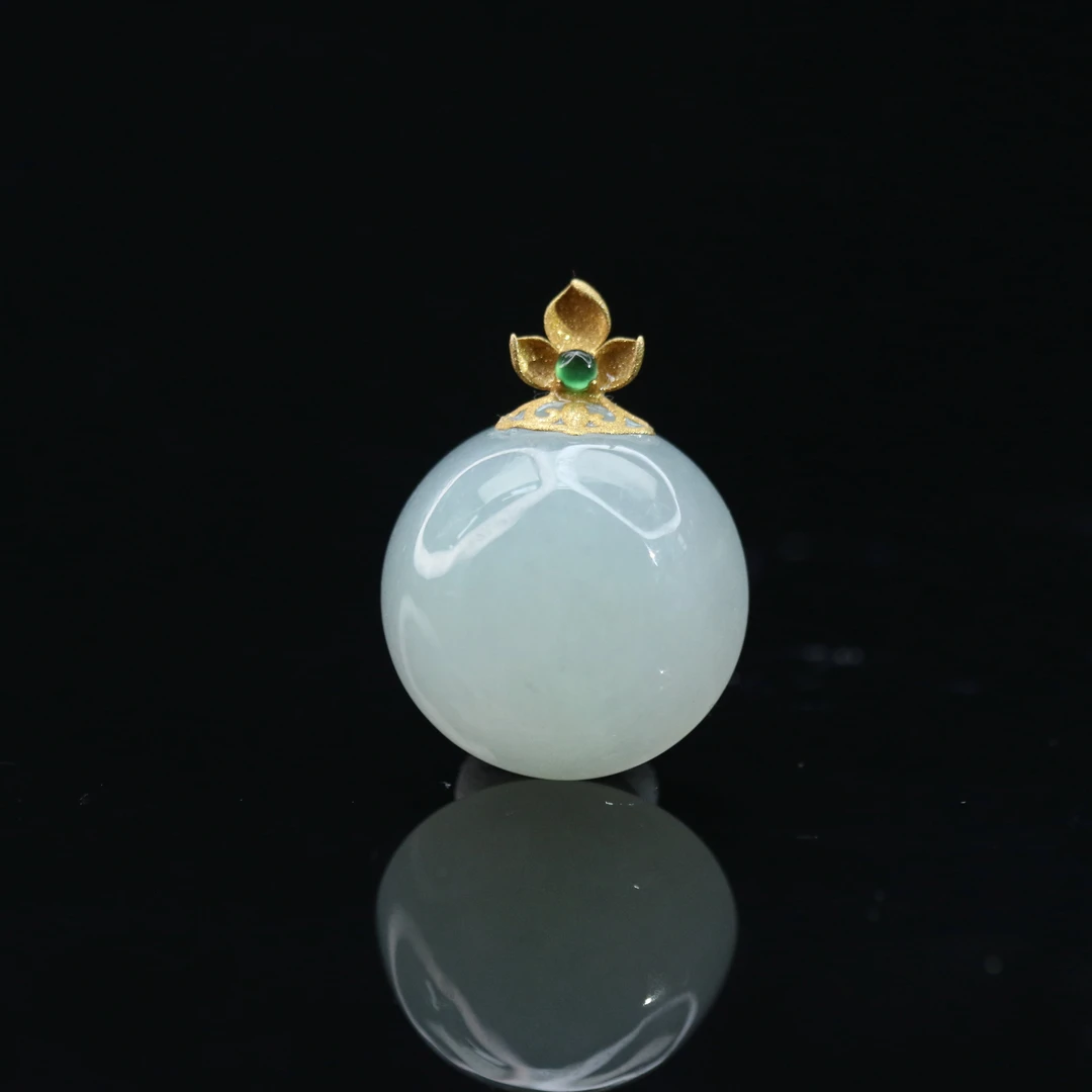 7天然缅甸翡翠A货18k蛋面吊坠/500076/北京中保拍卖
