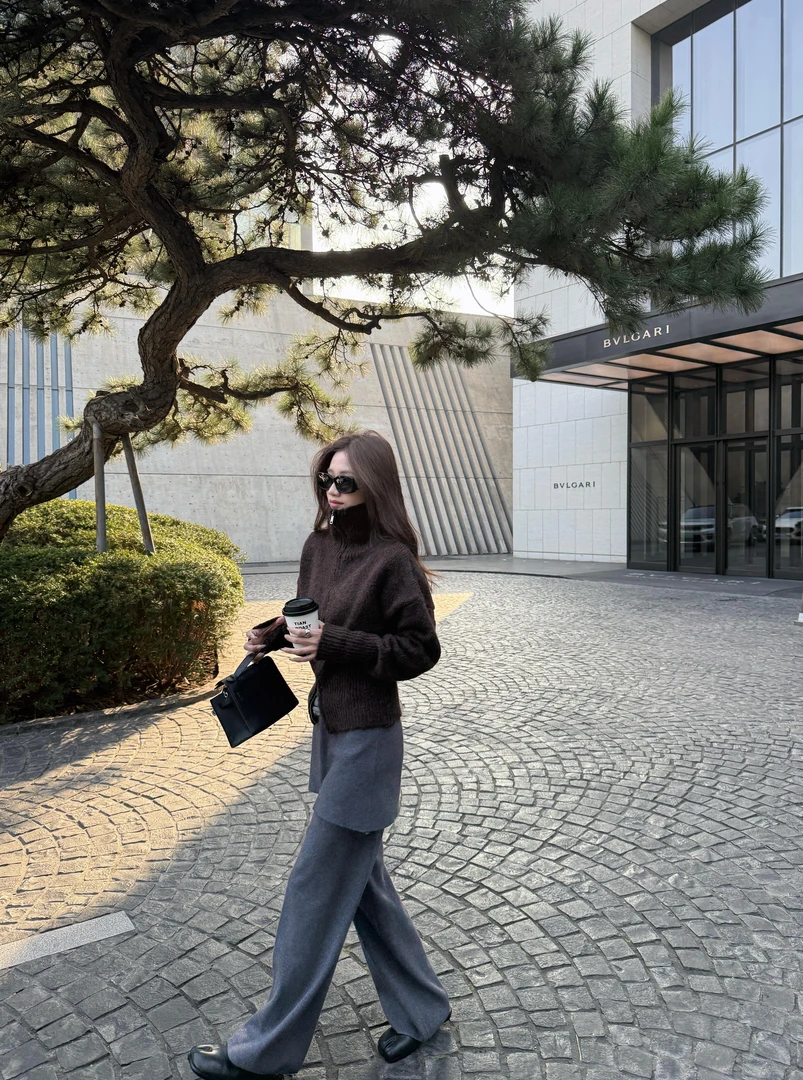 2025秋季新款慵懒风软糯拉链毛衣针织开衫上衣假两件屁帘微喇裤