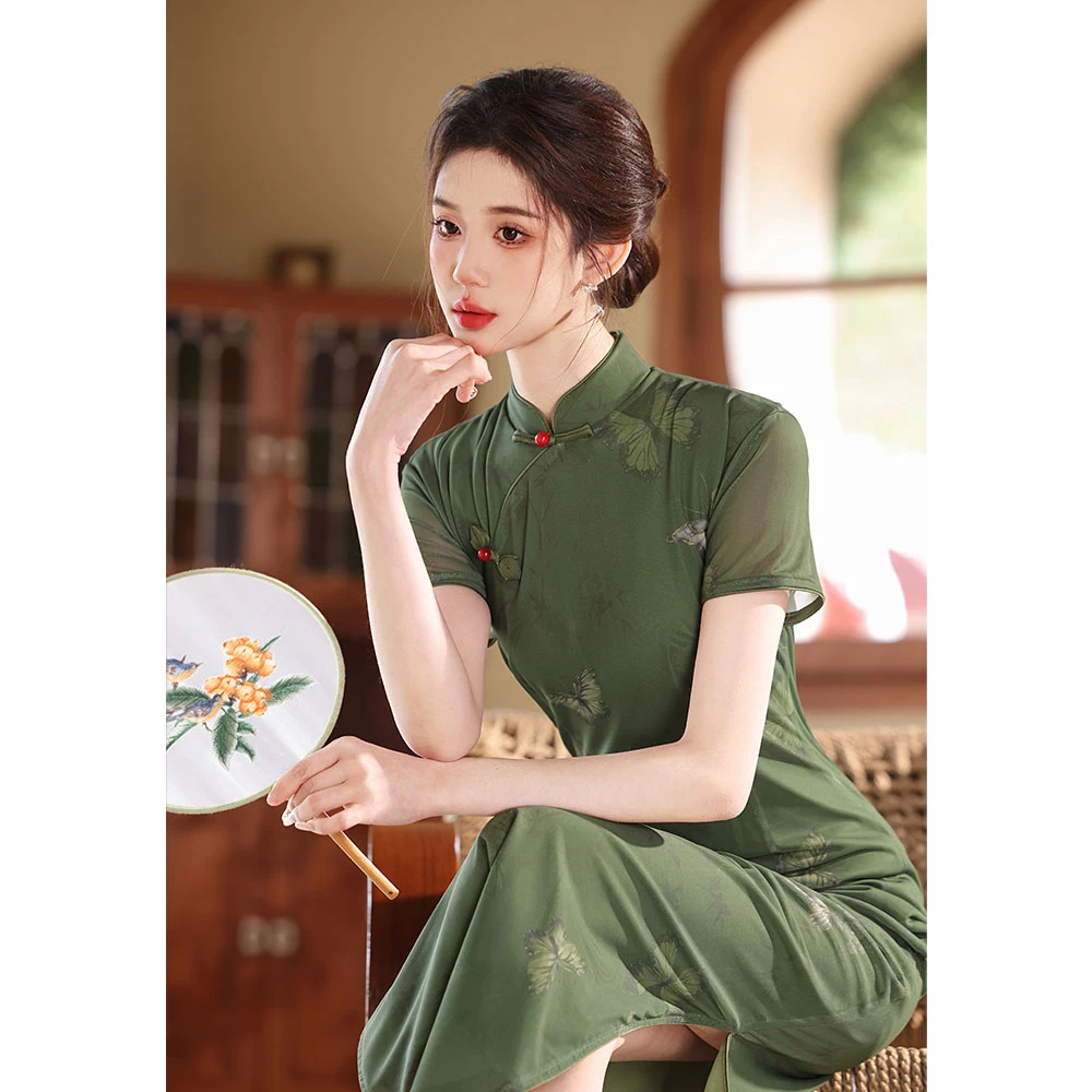 608国风新中式长款改良旗袍2025年新款年轻款女复古修身短袖绿色