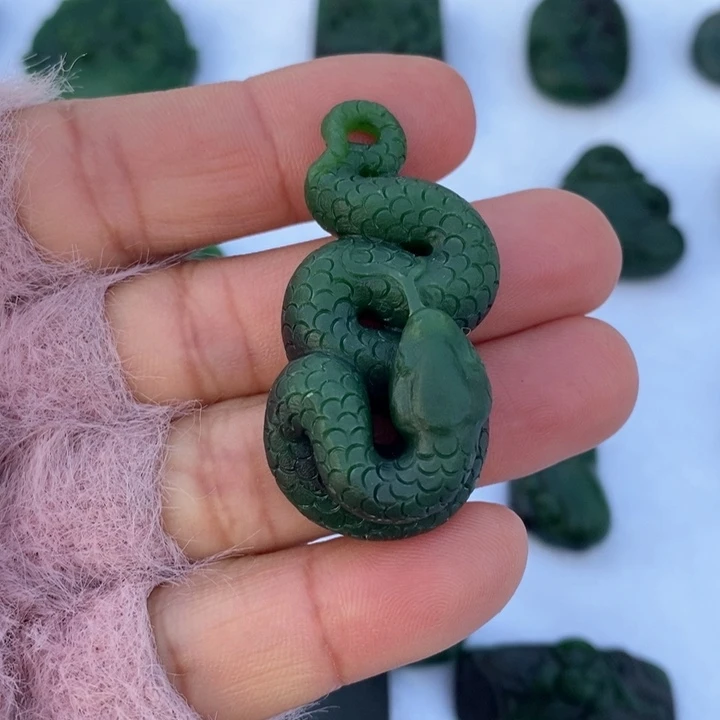 和田玉（碧玉）颈饰未镶嵌