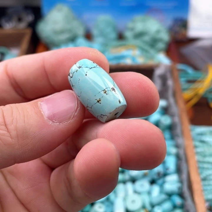 绿松石颈饰未镶嵌