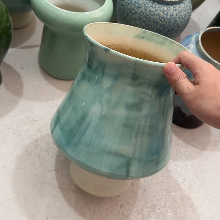 白泥花盆微瑕有孔