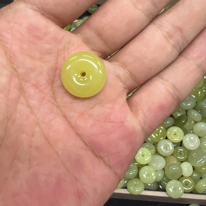 ****凯未镶嵌手链和田玉