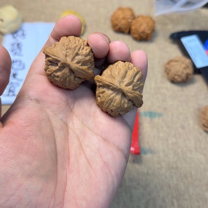 袖***把件文玩核桃宫灯
