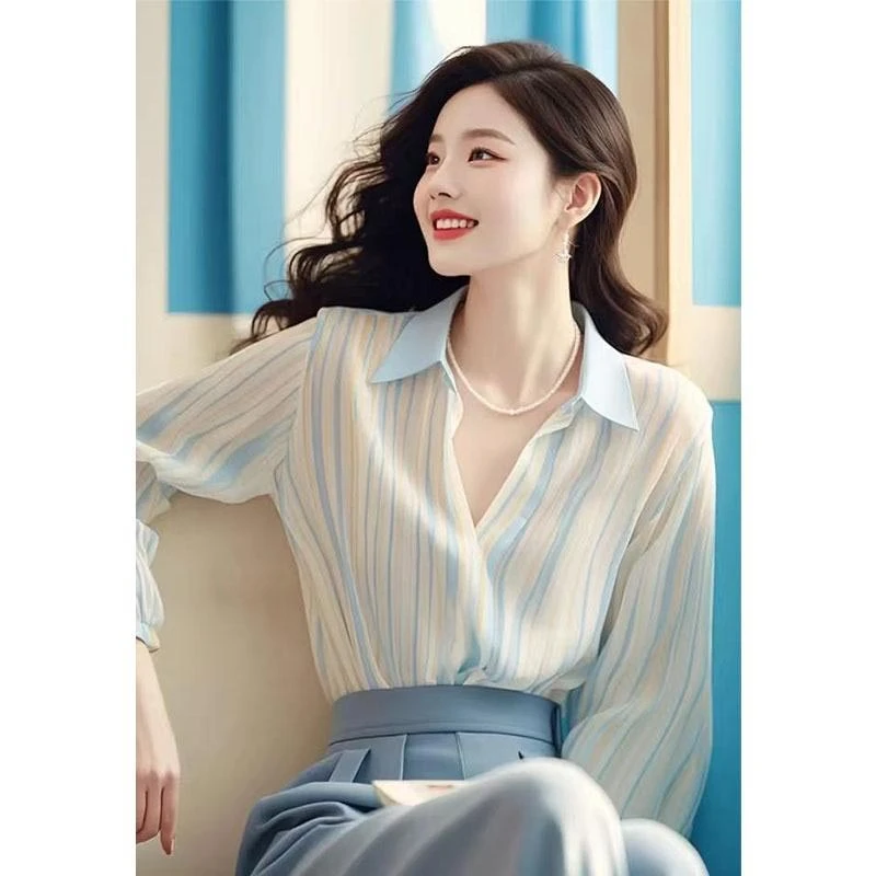 2025春夏法式新款设计感蓝色条纹防晒衬衫女小众百搭宽松显瘦上衣