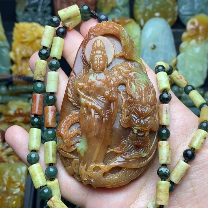 随***风蛇纹石玉未镶嵌颈饰