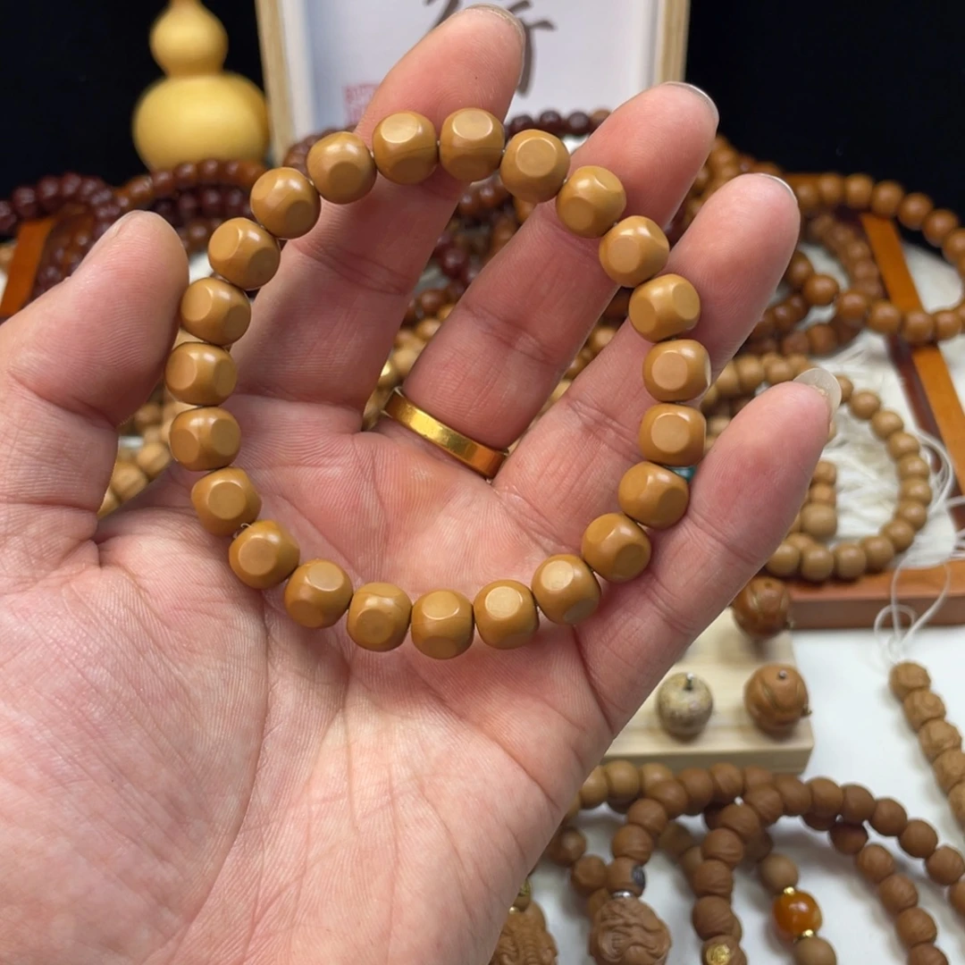 亓***官猴头核桃手串小微微瑕六方14号