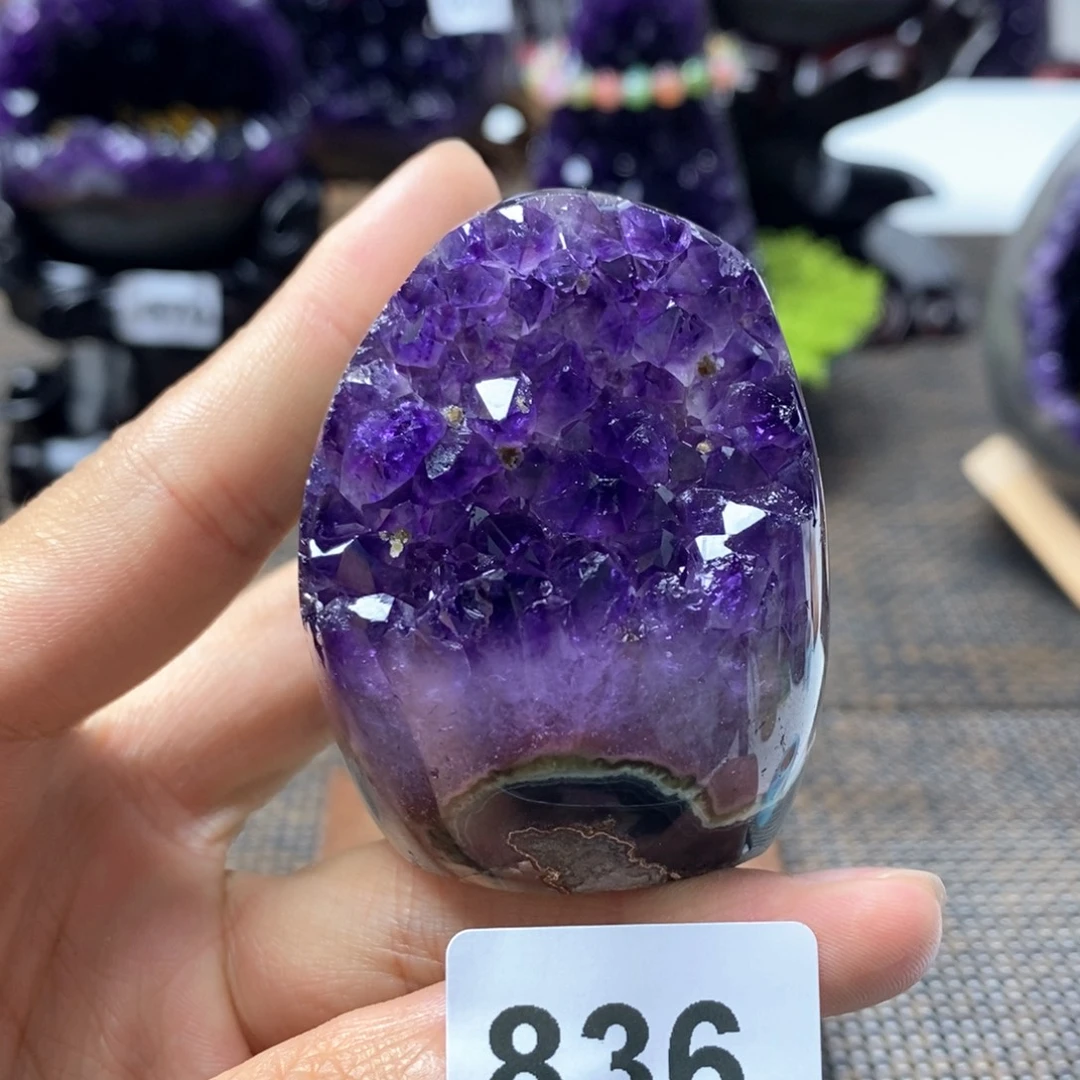 紫晶未镶嵌大型摆件（非配饰）