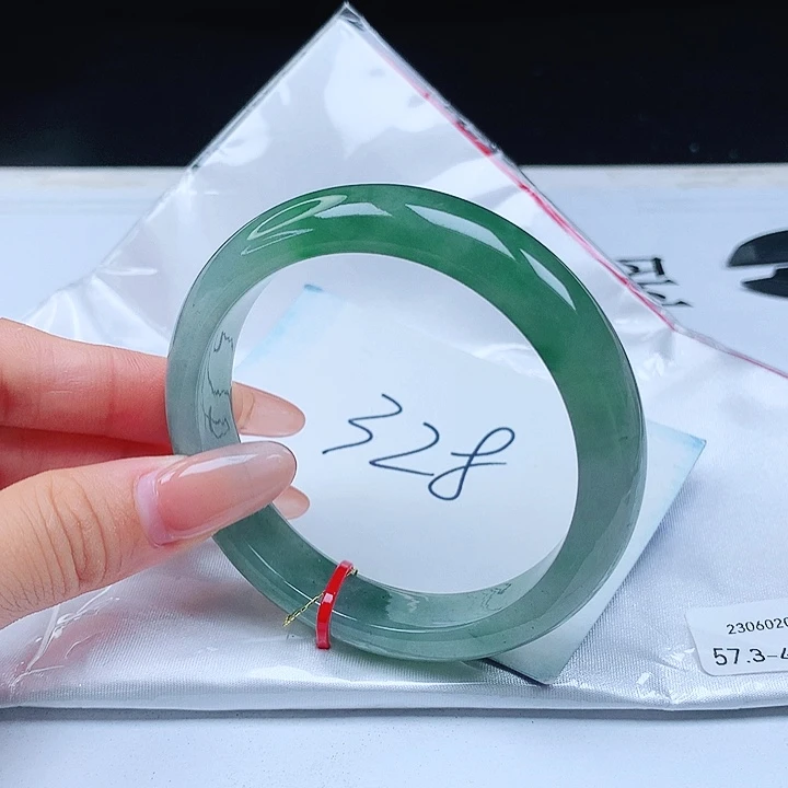 翡翠手镯未镶嵌57+正圈