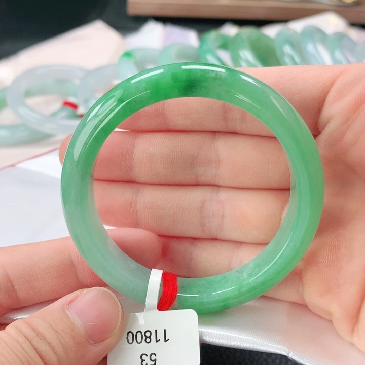 翡翠手镯未镶嵌缅甸A货翡翠手镯