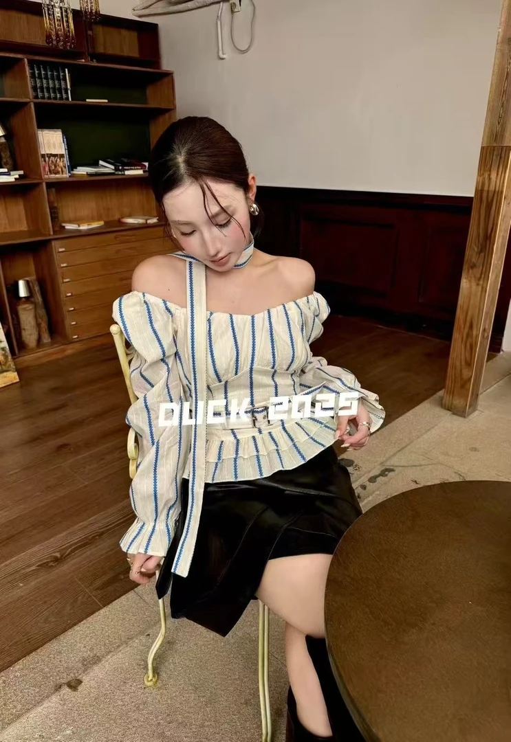 小仙女衣橱2025新款显瘦法式复古竖条纹方领长袖衬衫设计感上衣