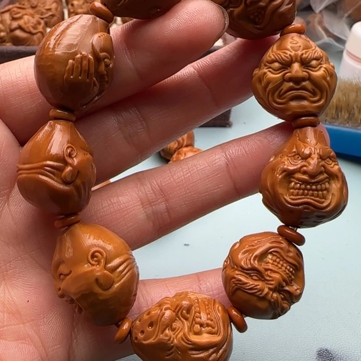 橄榄核手串雕刻工艺