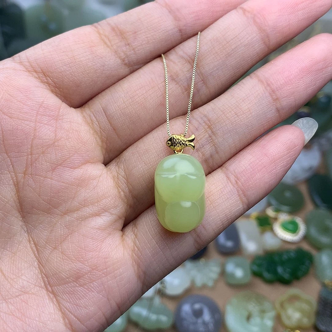 蓉***宝和田玉18K金镶嵌颈饰