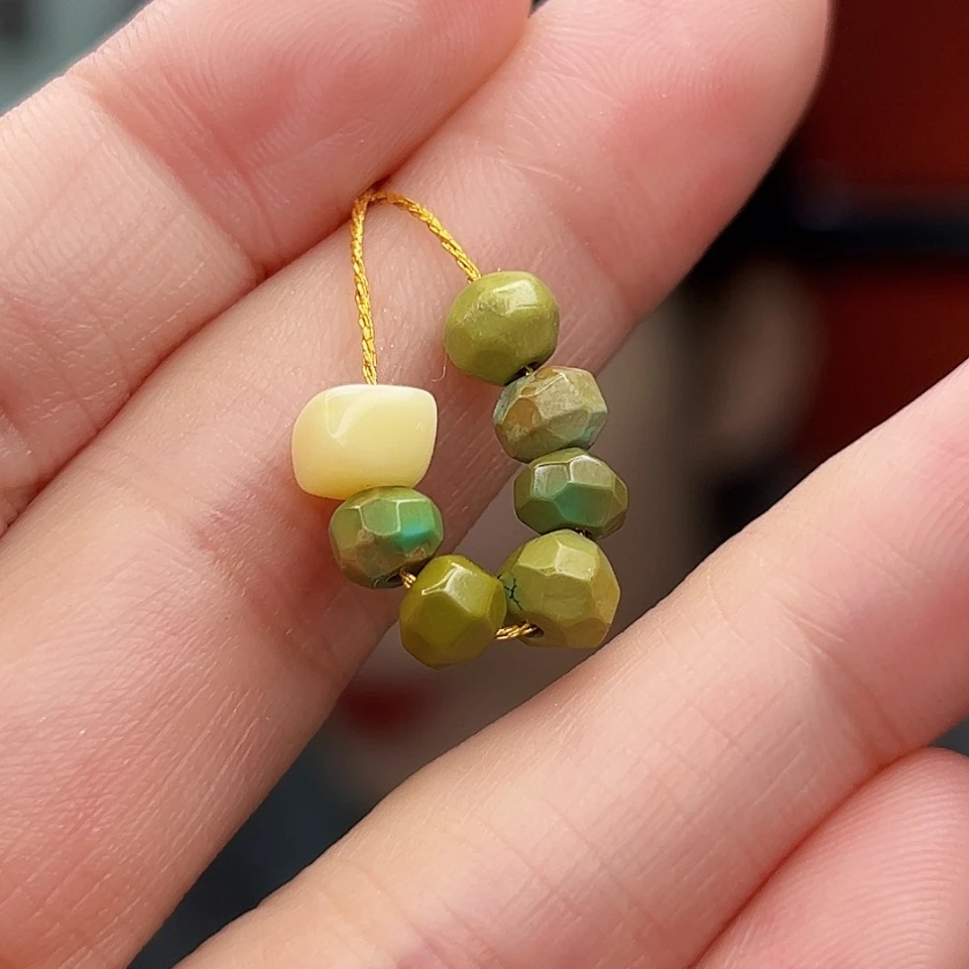 蜜蜡未镶嵌珠宝奇石