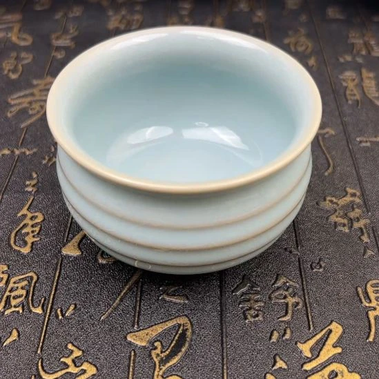 汝瓷天青釉弦纹杯