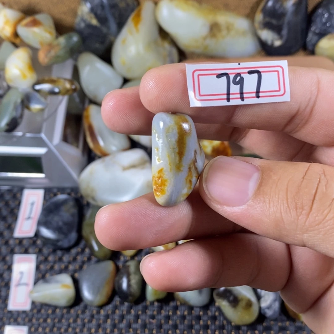 和田玉（糖玉）未镶嵌挂件