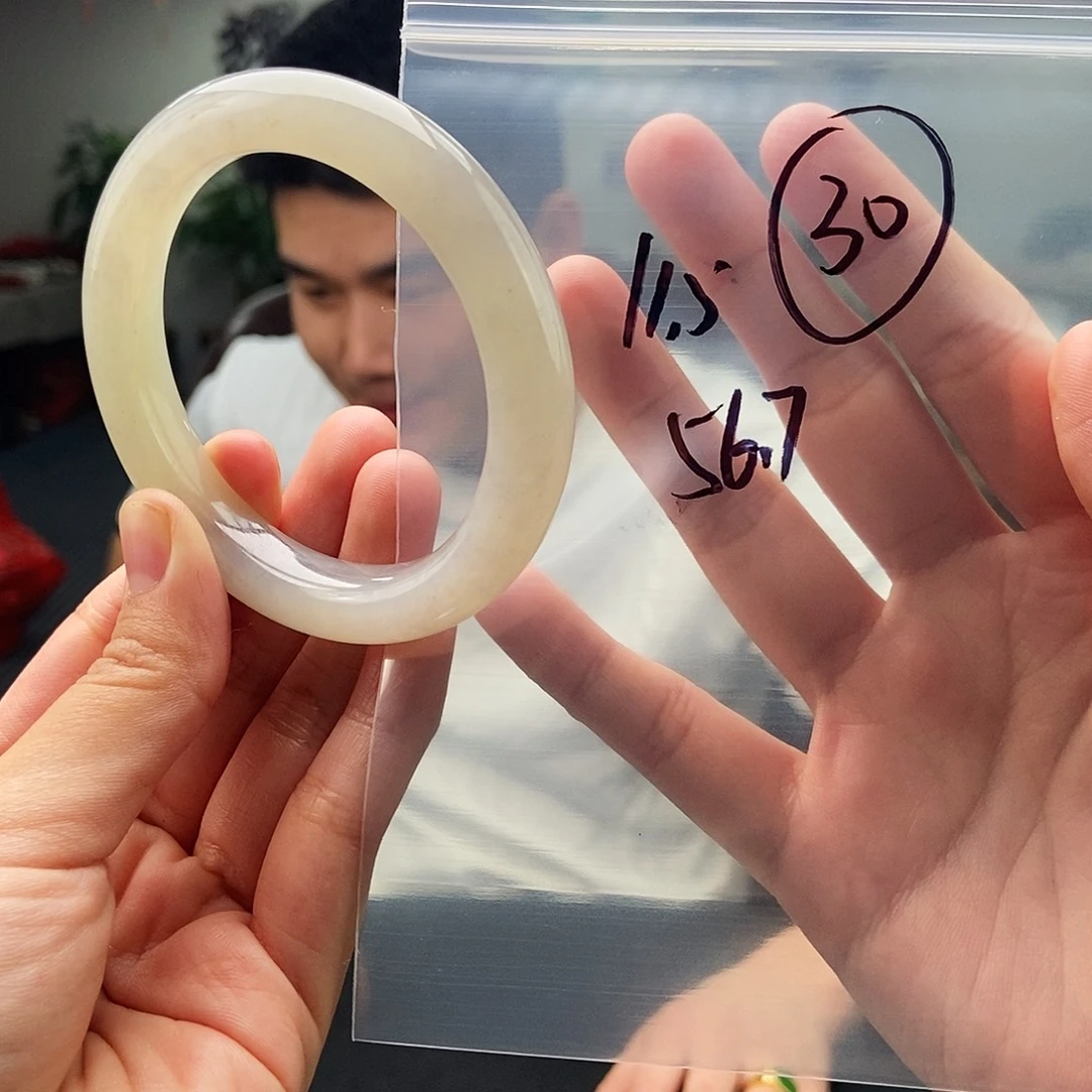 和田玉未镶嵌手镯颜色多样性发拍一发一