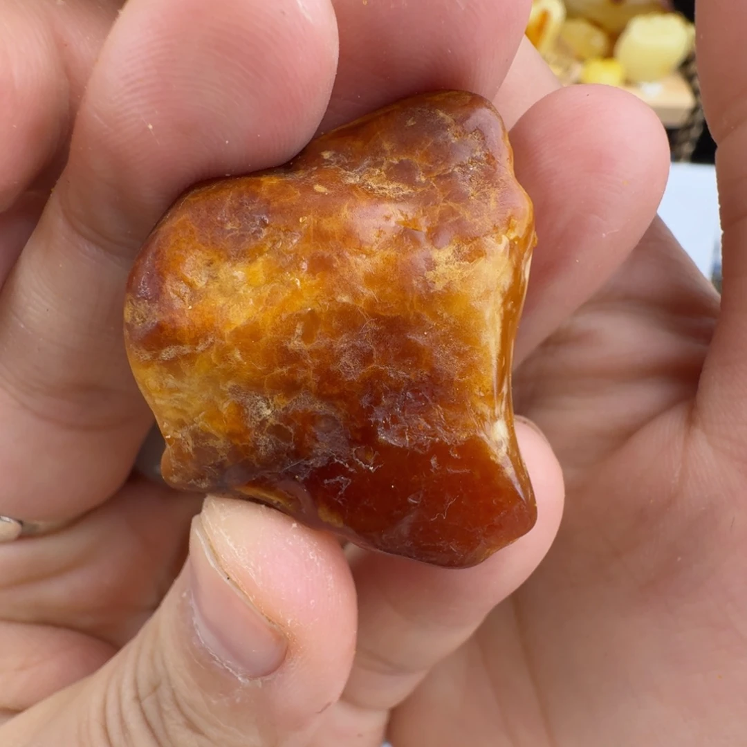 琥珀未镶嵌裸石8.2克