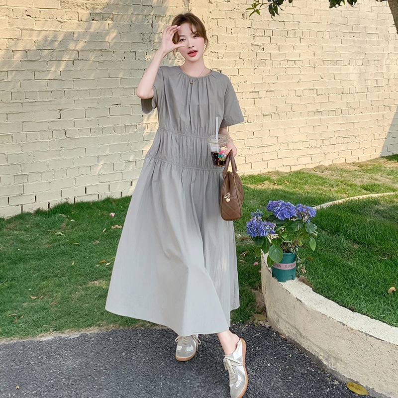 韩系简约风收腰显瘦连衣裙女2025夏季新款法式高级感显瘦圆领长裙