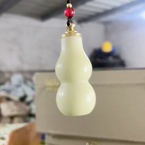 蛇纹石玉未镶嵌珠宝奇石