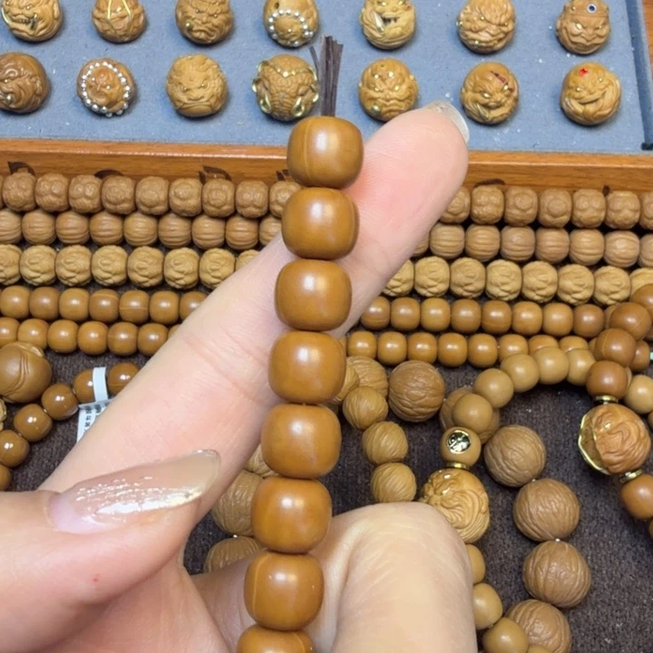 猴头核桃吊坠瑕疵老型