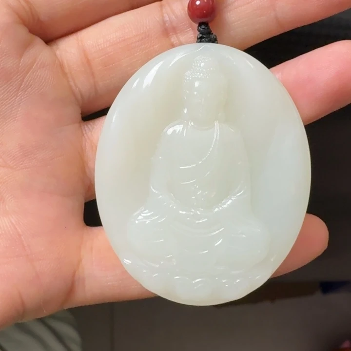 和田玉未镶嵌颈饰且末大日如来