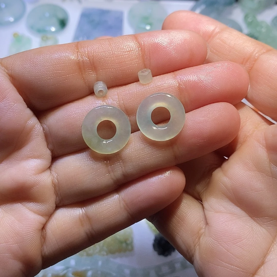 定制翡翠未镶嵌一对