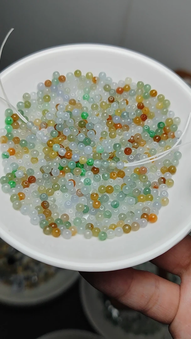 缅料A货翡翠｜卡3.5小米珠50颗