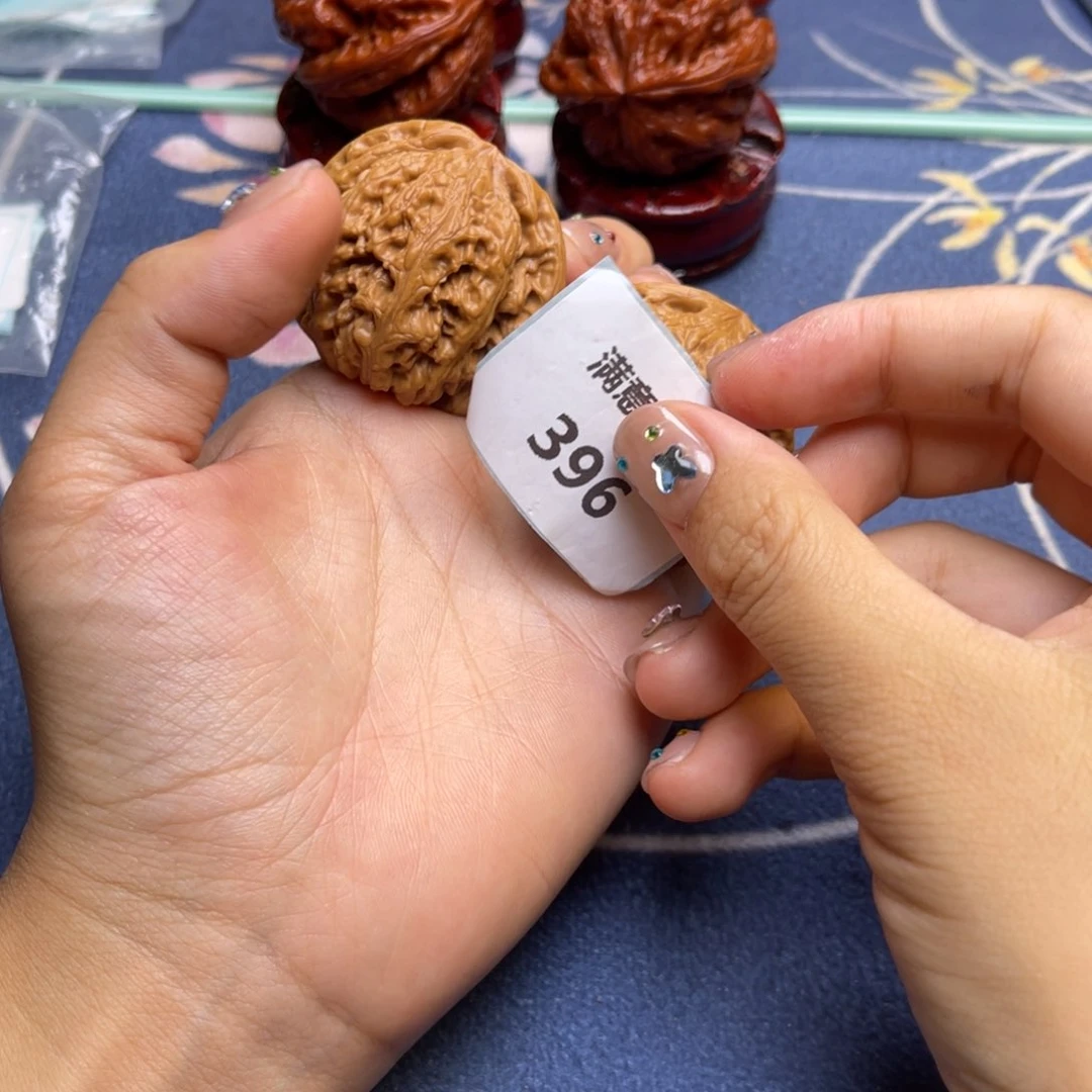 文玩核桃吊坠粗筋